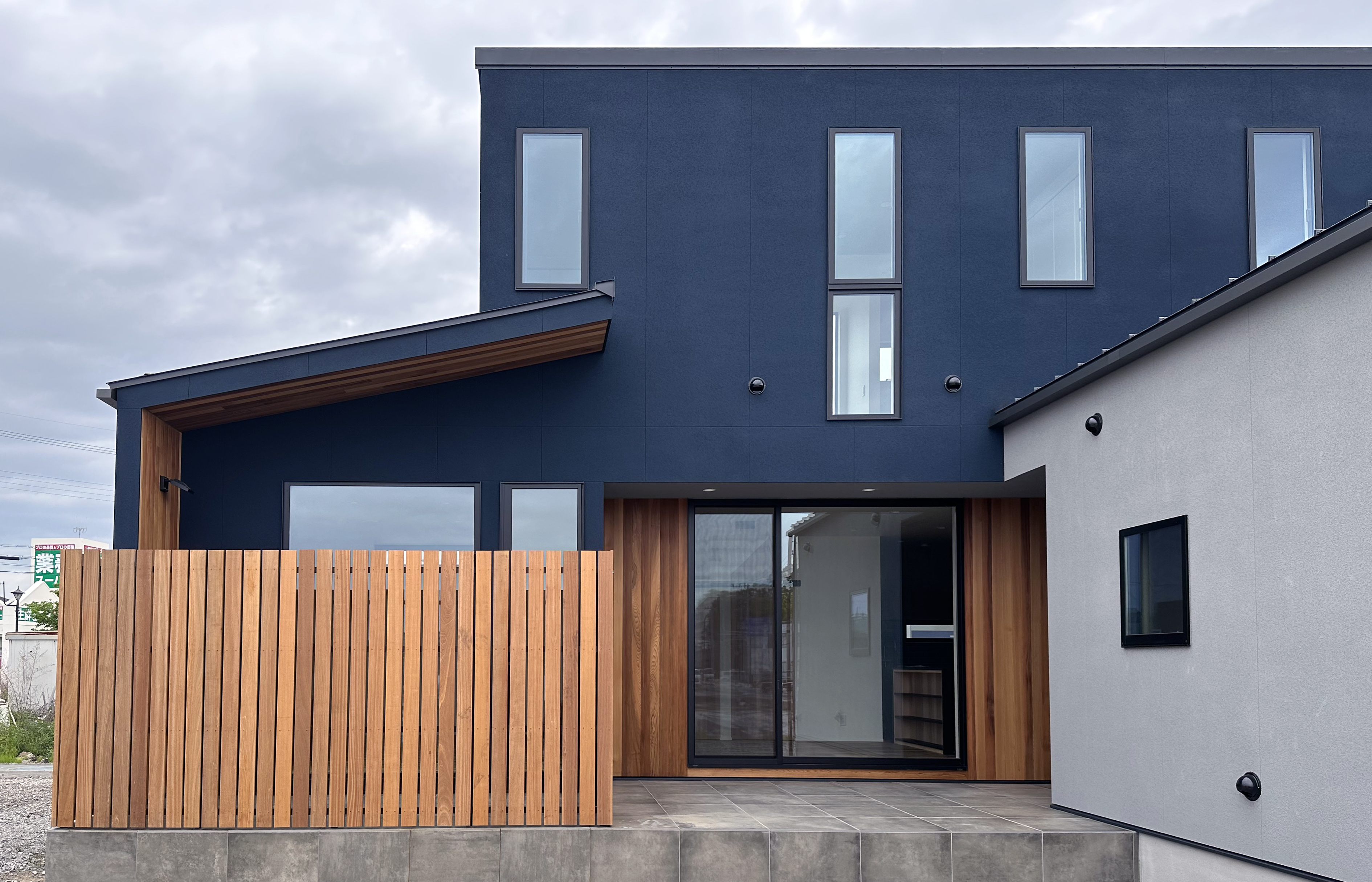 甲良町のモダンハウス